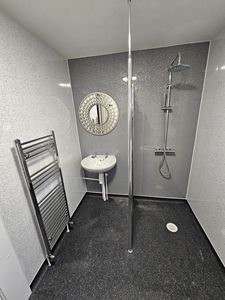 Úc Thị Trường Kích Thước Lớn 1000Mm Rộng 10Mm Dày Hiện Đại Bằng Đá Cẩm Thạch Trắng Phòng Tắm Nội Thất Trang Trí PVC Ốp Không Thấm Nước - Product Image 4