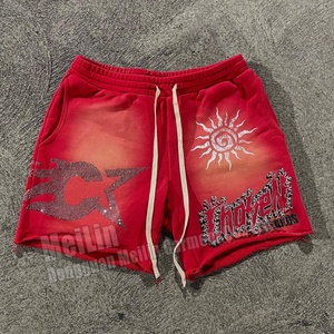 Shorts vintage pour hommes en coton molletonné French Terry, délavés à l'acide, à bords bruts, avec cordon de serrage, design personnalisé et strass effet vieilli - Product Image 1