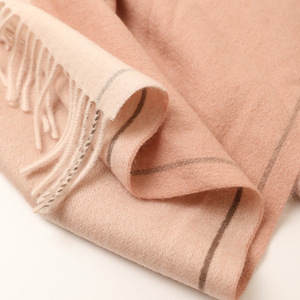 Sciarpa Invernale Unisex, Sciarpa Reversibile in Lana d'Agnello, Piccolo Scialle Patchwork - Product Image 4