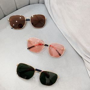 Nouvelles lunettes de soleil carrées en métal K3-3811, monture dorée, polarisées UV400, unisexe, design irrégulier, type 3, verres AC - Product Image 1
