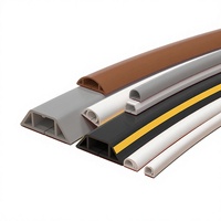 Goulotte de câblage en PVC souple extrudé de qualité industrielle, auto-adhésive, pour usage en construction, fixe les carreaux de briques et les murs texturés, amovible