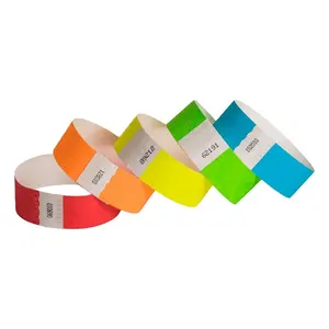 Impression de Logo personnalisée, papier imperméable jetable bon marché, bracelet pour événement Tyvek RFID imprimable avec numéro de série