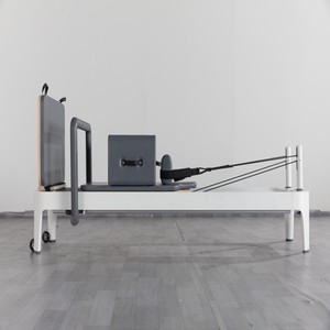 卸売ピラティスリフォーマーベッド | カスタムカラー & ロゴ | 強い負荷容量 | 工場直販価格 | スタジオ & ホーム使用 - Product Image 3