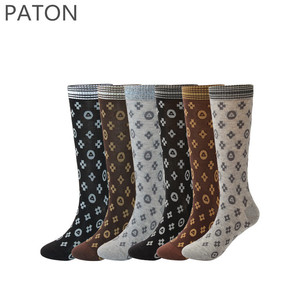 Creative Custom Cotone Logo Famoso Marchi Famosi Uomini Donne Unisex Design di Lusso Riflettente Calzini a Tubo Skateboard Casual Happ - Product Image 1