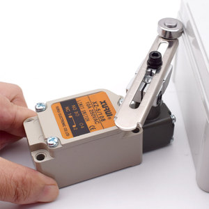 Interruptor de límite de palanca de rodillo ajustable, <span class=keywords><strong>NO</strong></span>/NC, SPDT, carcasa de zinc fundido a presión IP65 - Product Image 2