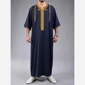 ثوب رجالي مغربي مخصص بتصميم أو شعار حسب الطلب، قفطان عربي طويل مع تطريز أبيض دقيق، زي إسلامي - Product Image 1