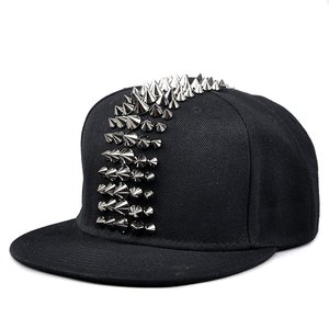 Fuchs Unisex Punk Rock Spike Gorra con tachuelas Goth Rivet Hip Hop Béisbol Sombrero de ala plana Negro - Product Image 5
