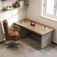 Bureau de direction moderne de luxe, design asymétrique, armoire de rangement gauche, pied colonne droit, finition bois chaud crème, mobilier