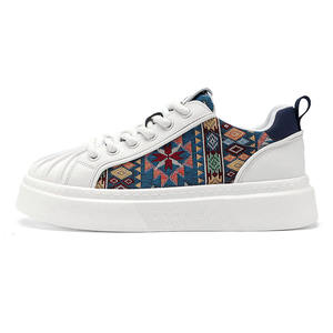 Chaussures de sport décontractées pour hommes, style marche, de luxe, blanches, à lacets, pour le jogging, vente en gros d'usine - Product Image 1