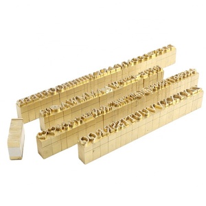 Sello de Alfabeto Personalizado en Latón Chapado en Oro con Expresiones en Inglés, Francés, Árabe, Coreano, Japonés y Hebreo, para Grabado en Cuero y Madera - Product Image 1