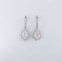 Boucles d'oreilles créoles en or blanc 18 carats avec diamants de laboratoire, design goutte d'eau à trois griffes, style luxe et mode, boucles d'oreilles à clip, boucles d'oreilles Huggie