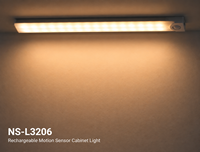 Lumière de placard à LED rechargeable par USB-C avec détecteur de mouvement, fonctionne sur piles, sans fil, magnétique, design moderne