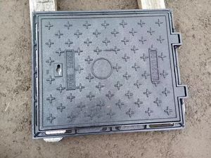 HETE AANBIEDING MAXIN Vierkante Ductiele Gietijzeren EN124 D400 CE Gecertificeerde Waterdichte Putdeksel Zwarte Bitumen Oppervlakte voor Verkeersveiligheid - Product Image 3