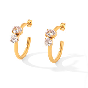 Boucles d'oreilles en forme de C en acier inoxydable plaqué or 18 carats, serties de zircon scintillant, bijoux de mode pour femmes - Product Image 6