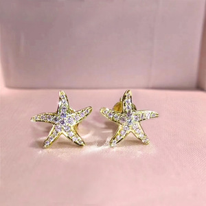Piccoli orecchini a forma di stella marina con zirconi per le donne, graziosi gioielli per le orecchie alla moda estiva - Product Image 6