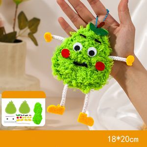 Pendentif DIY à <span class=keywords><strong>coudre</strong></span> en forme de fruits pour enfants, en tissu non tissé, cadeau pour enfants, jouet d'artisanat de maternelle pour améliorer la coordination œil-main - Product Image 4