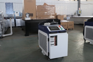 Machine de soudage/nettoyage laser portative automatique 1500W 2000W 3000W, fournie directement par l'usine - Product Image 4
