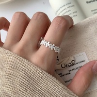 Bague ouverte ajustable motif fleur délicate, bijou féminin polyvalent et simple, cadeau idéal pour les fêtes et le quotidien