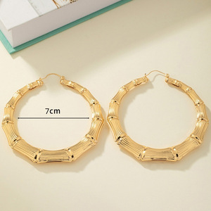 Pendientes de Aro con Diseño de Nudo de Bambú, Color Dorado, Joyería de Moda para Fiestas, Material de Aleación de Zinc, Poste de Acero Inoxidable - Product Image 3