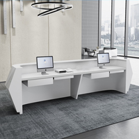 Bureau de réception en forme de vague incurvée avec éclairage LED, table de réception moderne sur mesure pour bureau, salon de beauté, hôtel, clinique