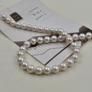 Collier de perles d'eau douce naturelles Edison 10-11 mm rondes haut de gamme blanches semi-finies avec une forte luminosité et de légères imperfections - Product Image 3