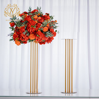 Décoration florale de table principale de mariage de style européen, ambiance romantique, support de fleurs doré en fer plaqué, guide de chemin