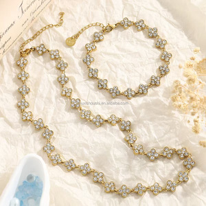 Elegante Bracciale/Collana Tennis da Donna in Acciaio Inossidabile Placcato Oro 18K con Diamanti Disponibile all'ingrosso. - Product Image 5