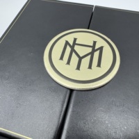 Boîte d'emballage de parfum en carton écologique personnalisée avec fermeture, impression quadricolore et design de luxe ED