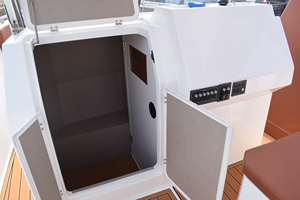 Nuovo Modello Barca da Diporto in Vetroresina da 28 Piedi all'Ingrosso dalla Fabbrica con Bagno e Doccia in Vendita - Product Image 4