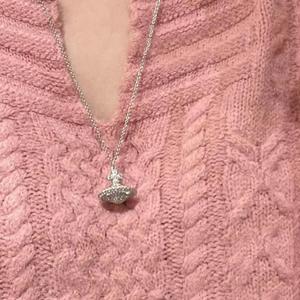 Collar 3D Saturno de Moda Vivienne Empress Dowager, Cobre con Zirconia, Lujo Ligero, Personalidad Versátil, Cadena de Bambú con Planeta, Unisex - Product Image 2