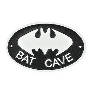 Tendance chauve-souris grotte mur signe forme ovale belle qualité métal signes vente chaude signe général pour la maison et jardin monté - Product Image 1