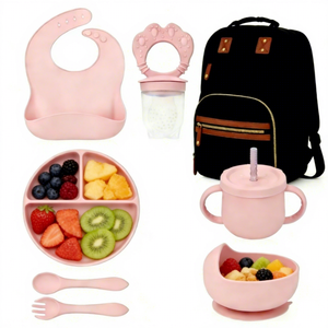 <span class=keywords><strong>Kit</strong></span> di Utensili per l'Alimentazione in Silicone: Ciotola con Ventosa, Bavaglino Regolabile, Tazza, Piatto e Borsa Fasciatoio - Product Image 2