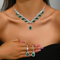 Diamant-Strass-Halskette und Ohrringe Set für Damen, 2-teilig, Tropfenförmiger Kristall, V-förmig, Brautschmuck, Hochzeit, Abschlussball, Party, Schmuckset, Geschenk