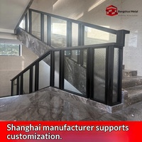 Villa-Treppengeländer Shanghai Hersteller Installation Kunstglas-Geländer 304 Edelstahlpfosten Balkon-Terrassen-Zaun Modern