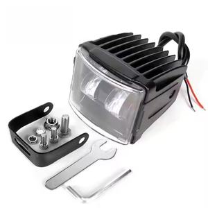 Luz de Trabajo LED Cuadrada JHS de 12-24V, Resistente al Agua IP68, Tipo Ojo de Buey, 3 Pulgadas, 30W, con Garantía de 2 Años, Universal para Autos Todoterreno - Product Image 2