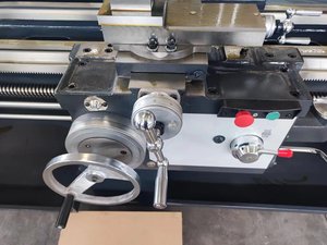 Torno de Metal Horizontal Manual de Precisión para Trabajo Pesado CA6140 con Precio Competitivo, Potencia de 7.5 Kw, Garantía de 2 Años - Product Image 4