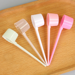 Cuchara de fondo plano de plástico PP con mango corto de grado alimenticio al por mayor 5g proteína en polvo 10ml cuchara medidora líquida - Product Image 5