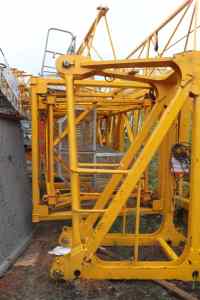 เครนตั้งพื้น Zoomlion W450-25U ขนาด 25 ตัน พร้อมเครื่องยนต์ กล่องเกียร์ และชิ้นส่วนหลักสำหรับสร้างสะพาน ยกสูงได้ 367 เมตร ผลิตในอเมริกา - Product Image 5