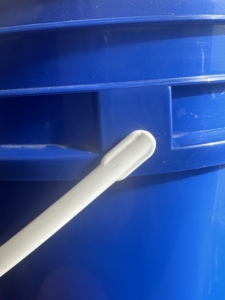 Prix <span class=keywords><strong>de</strong></span> gros : Fûts ronds en plastique <span class=keywords><strong>de</strong></span> qualité alimentaire <span class=keywords><strong>de</strong></span> 20 litres (5 gallons) avec bouchons décoratifs peints - Product Image 4