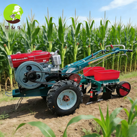 Le motoculteur de 15 CV peut être associé à plusieurs rangées de semoirs à maïs pour la plantation du maïs, facilitant ainsi le travail.