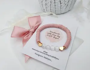 Fabriek Nieuwe Aangepaste Woorden Naam Lucky Charm Armbanden Dainty Diy Effen Roze Wit Polymeer Klei Schijf Armbanden Voor Vrouwen Sieraden