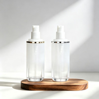 Flacon cosmétique sous vide en acrylique premium avec dégradé intérieur prismatique pour emballage de soins de la peau