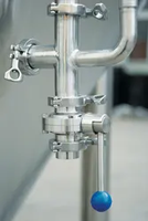 Nouvelle conception de fermenteur conique en acier inoxydable 304/316L de 2000L pour la brasserie, réservoir de stockage avec cuve sous pression et pompe