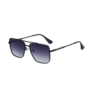 Lunettes de soleil personnalisées pour hommes, monture carrée, verres noirs en PC, protection UV400, style Instagram, pour usage extérieur - Product Image 1