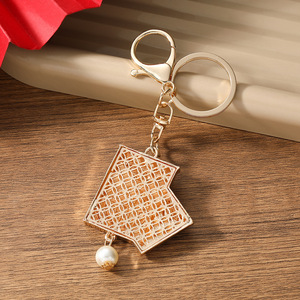 ซองแดงสำหรับเทศกาลปีใหม่ พวงกุญแจ จี้ห้อย พวงกุญแจ<span class=keywords><strong>รถ</strong></span>ยนต์สุดเก๋เพื่อความร่ำรวยอย่างรวดเร็ว และของขวัญชิ้นเล็กๆ - Product Image 3