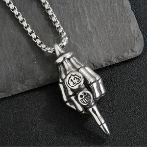 Collar yunnique Skeleton Finger de acero inoxidable con cara sonriente y colgante con el número 13, joyería de moda unisex - Product Image 2