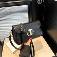 Collection 2026 : Sac bandoulière minimaliste pour femme, fermeture à loquet tendance, polyvalent toutes saisons