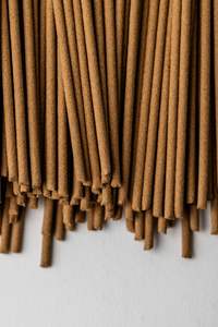 Incienso de Agarwood Vietnamita Hecho a Mano de Primera Calidad, Logotipo Personalizado, Agarwood Natural para Meditación, Relajación, Aromático y Ecológico - Product Image 2