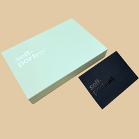 Boîte d'emballage cadeau en carton recyclé écologique avec rabat magnétique pliable et logo UV personnalisé, boîte d'expédition premium pour chaussettes