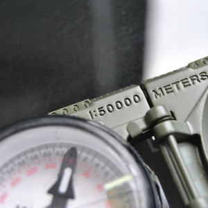 Di động quân đội màu xanh lá cây kim loại Lensatic diễu hành la bàn chiến thuật nhìn thấy quay số huỳnh quang hải lý ngoài trời tồn chống sốc - Product Image 6